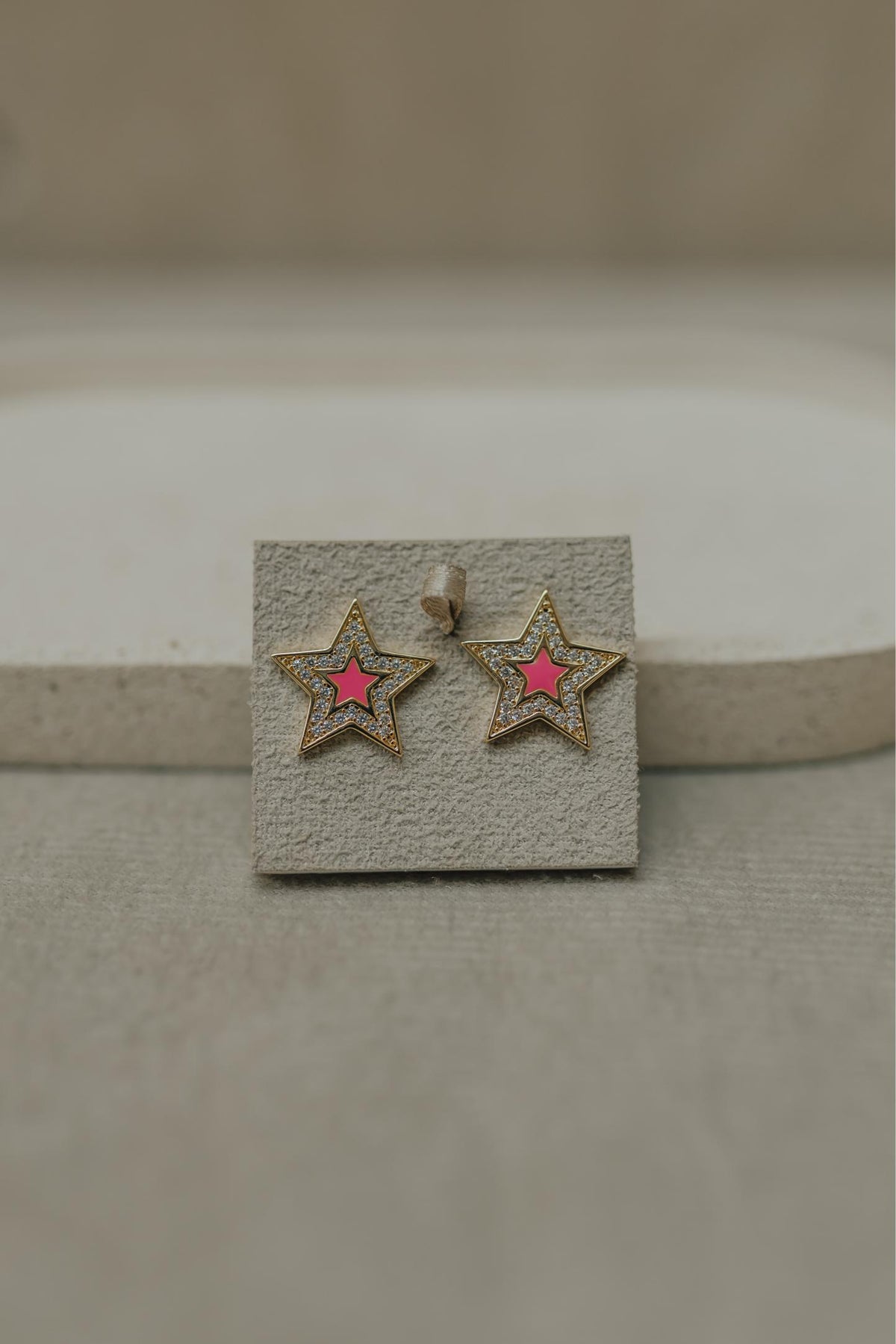 Brinco Estrela Cravejada Esmaltada Dourado
