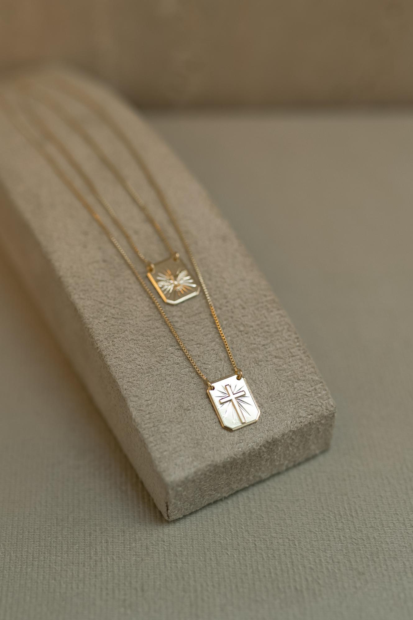 Colar Escapulário Espírito Santo e Cruz Masculino Ouro