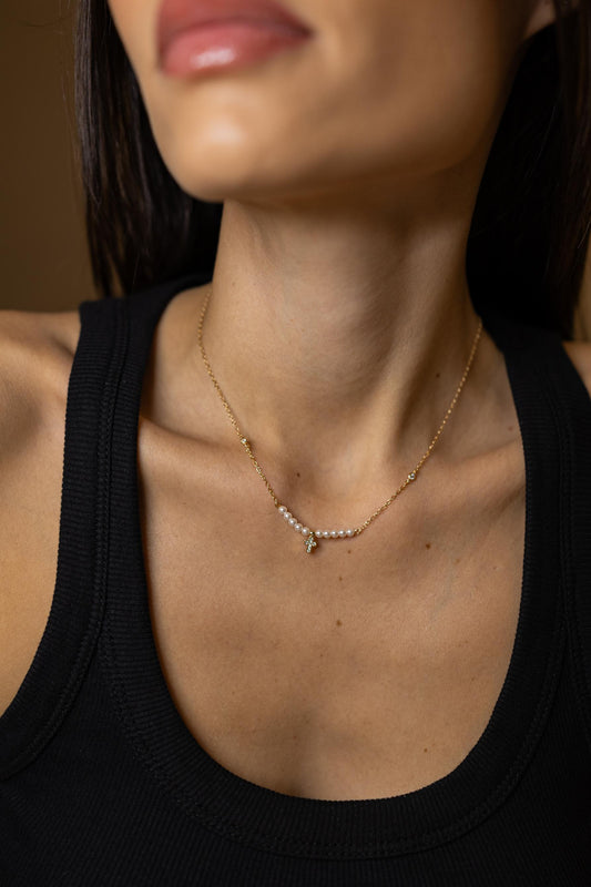 Colar Mini Crucifixo Pérolas Moissanite Prata 925 Dourado