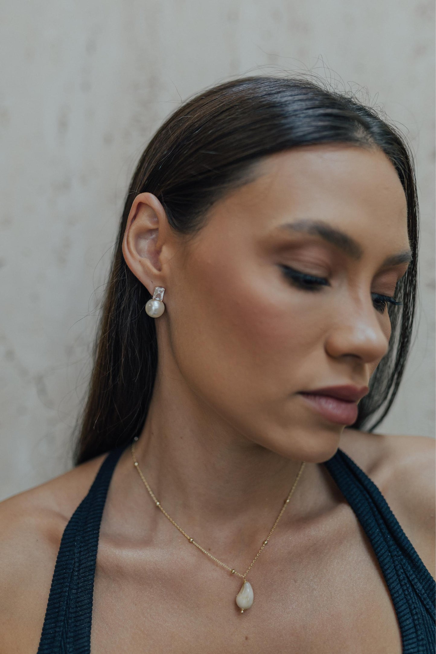 Brinco Retângulo Cristal e Pérola Shell Dourado