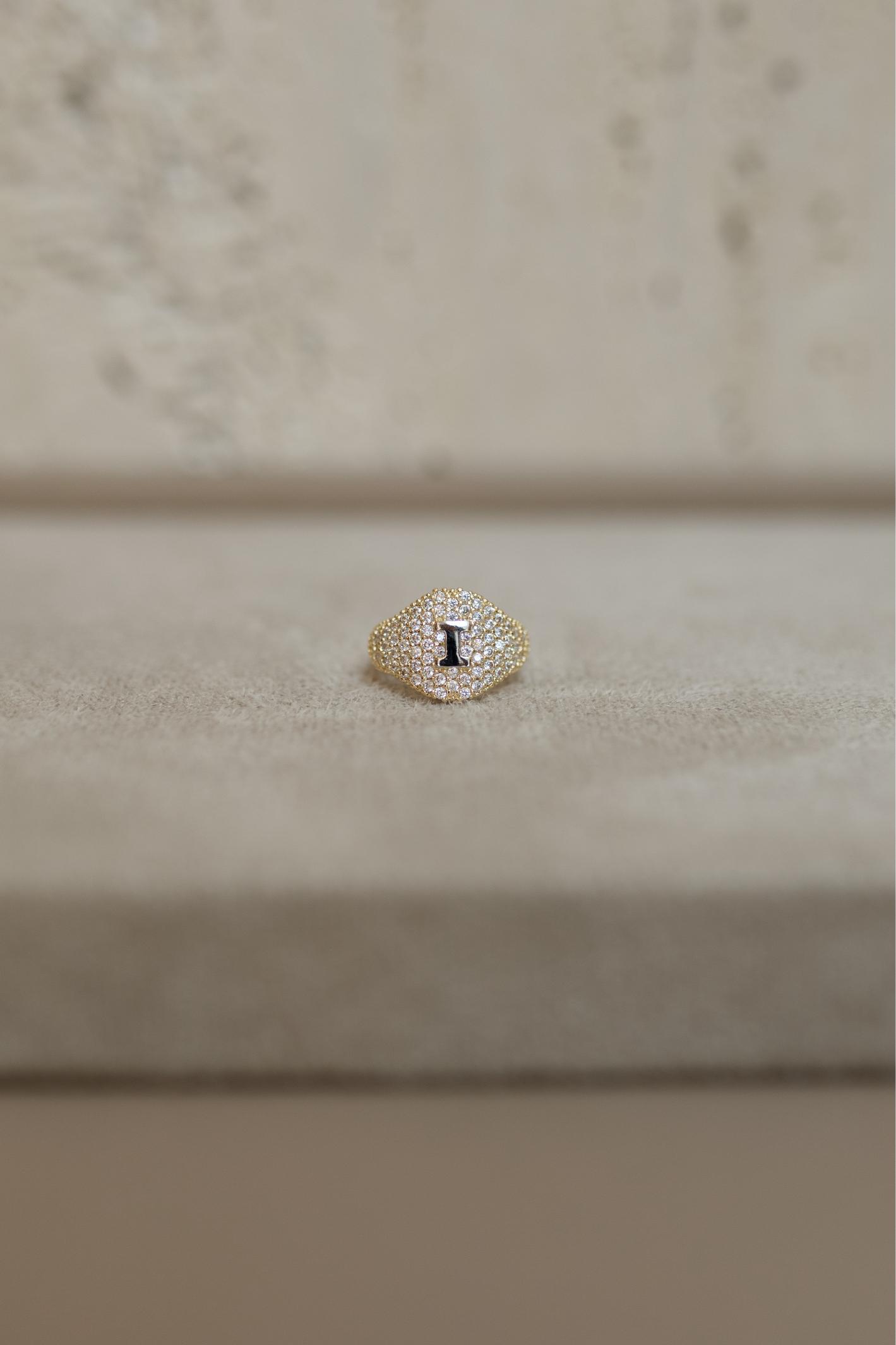 Anel Letra Mix de Banhos Cravejado