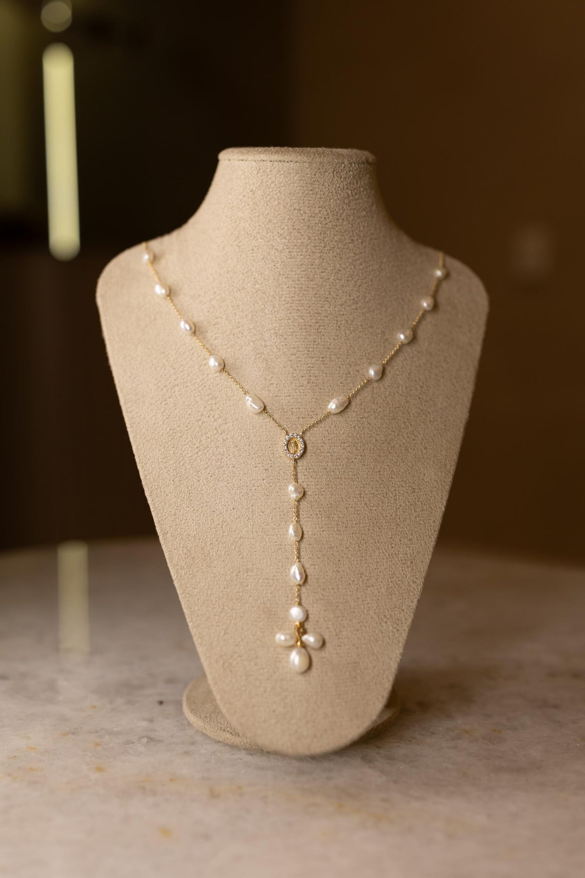 Colar Terço Pérolas Nossa Senhora das Graças Dourado