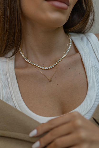 Colar Letra Dourado