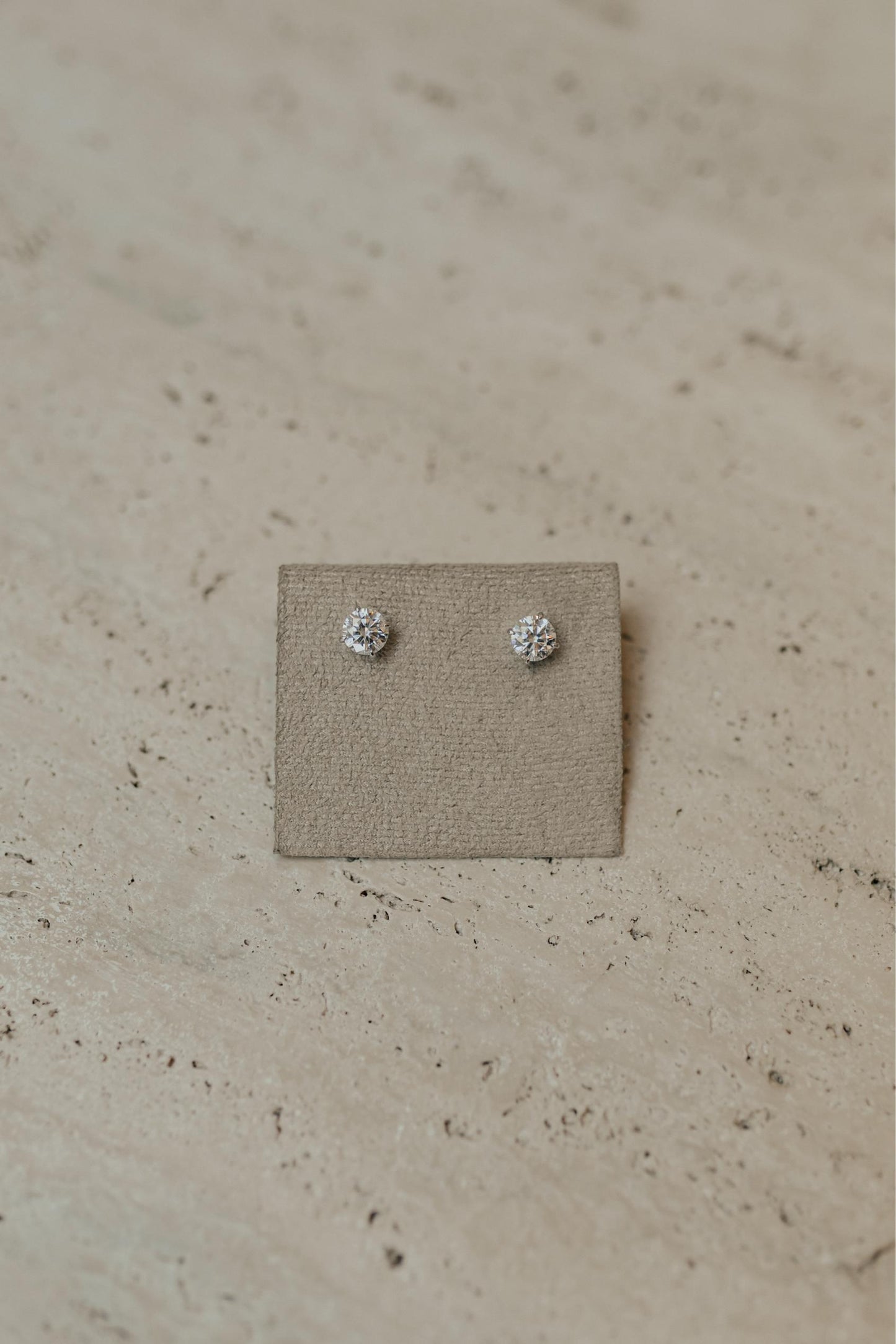 Brinco Solitário 8mm Moissanite Prata 925 Ródio Branco