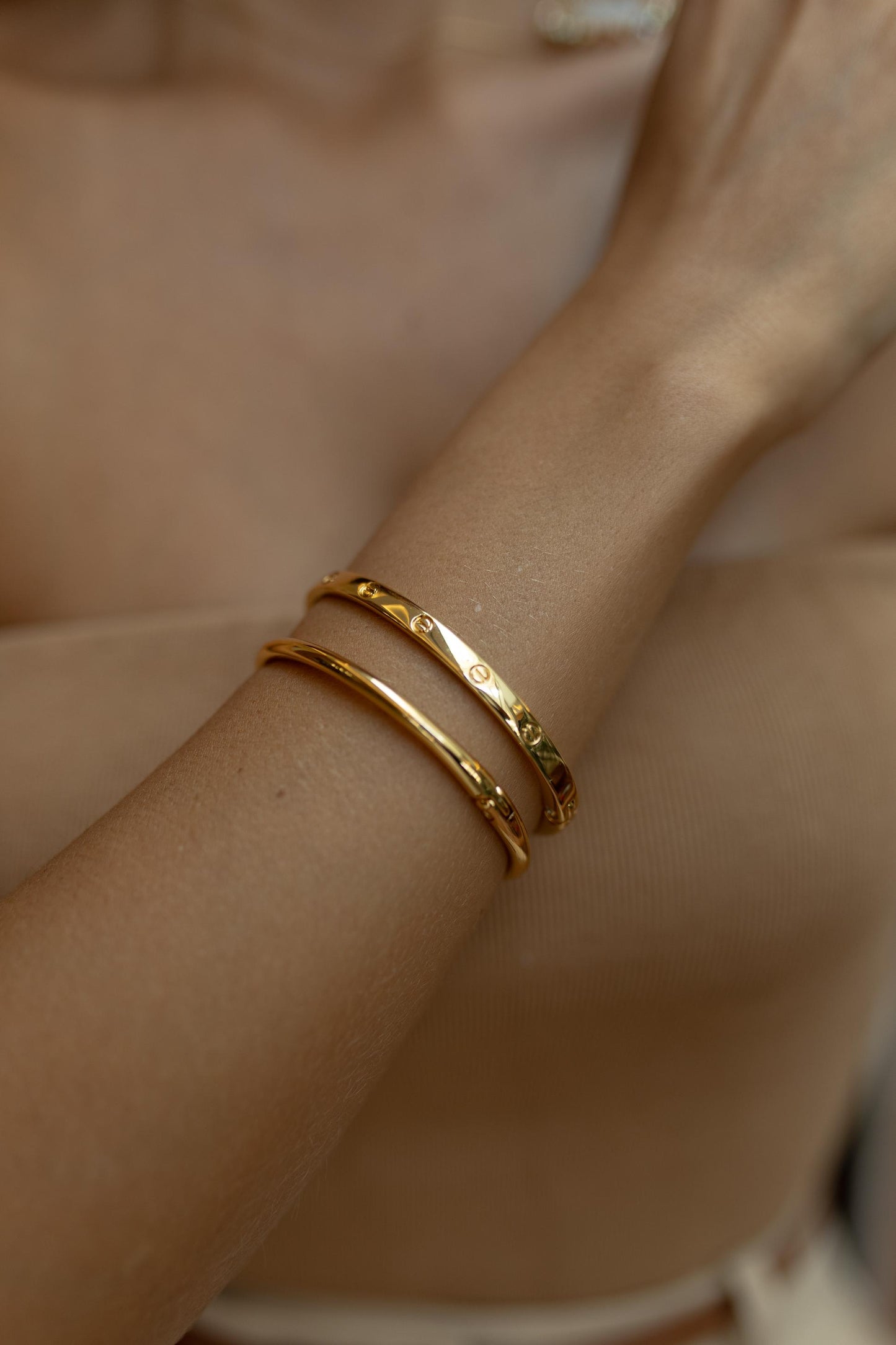 Bracelete Liso Fechado Dourado