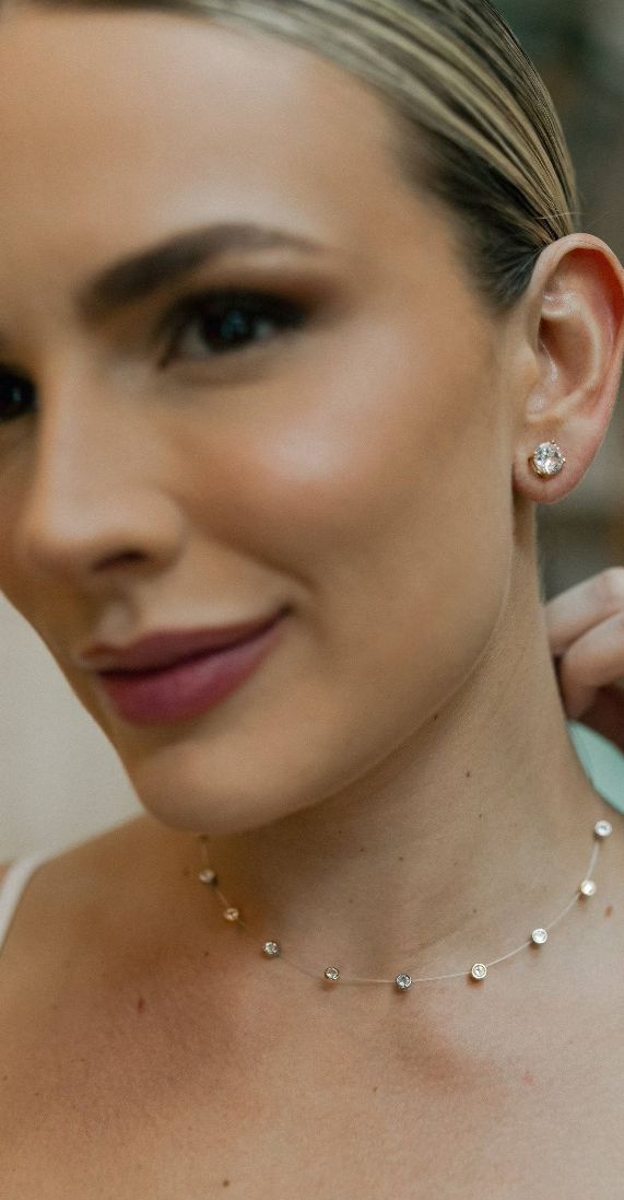 Colar Fio de Nylon Pontos de Luz Dourado e Ródio Branco