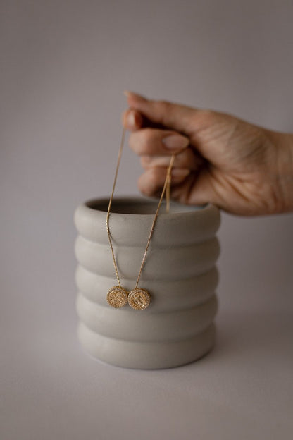 Colar Escapulário De São Bento Cravejado Articulável Dourado