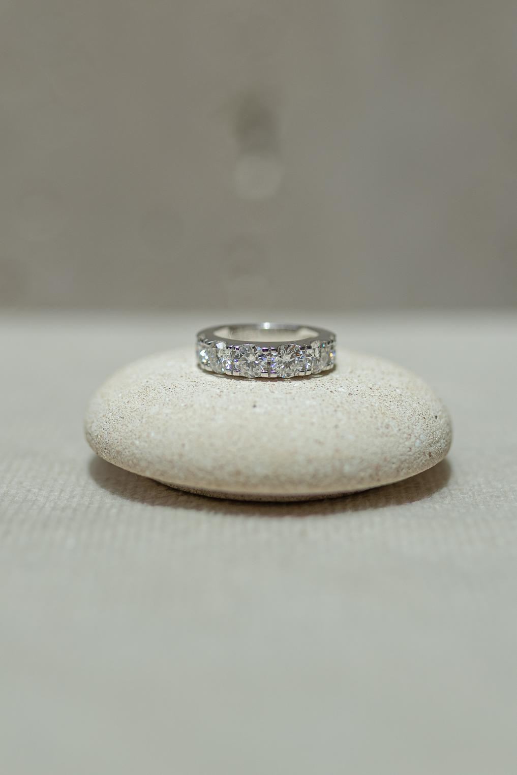 Anel Cravação Russa Moissanite Prata 925 Ródio Branco