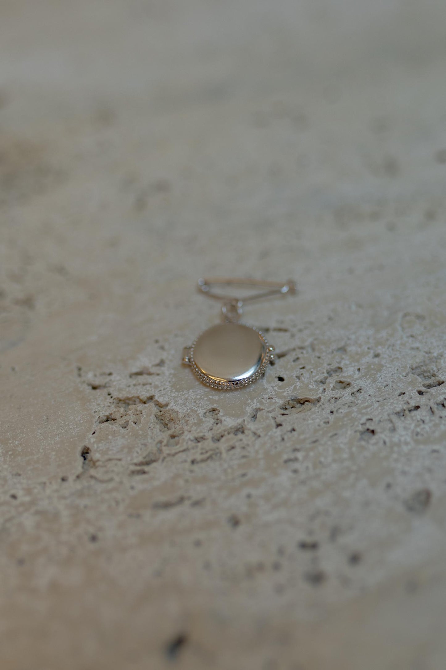 Alfinete de Casamento Relicário Redondo Liso