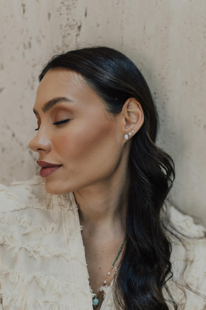 Brinco Oval Cravejado Ródio Branco