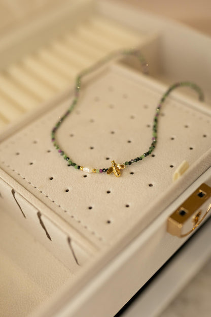 Colar Choker  Pedras Naturais Bee Pérola  Dourado