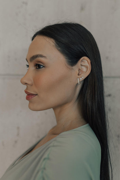 Brinco Ponto de Luz Redondo 4mm Dourado