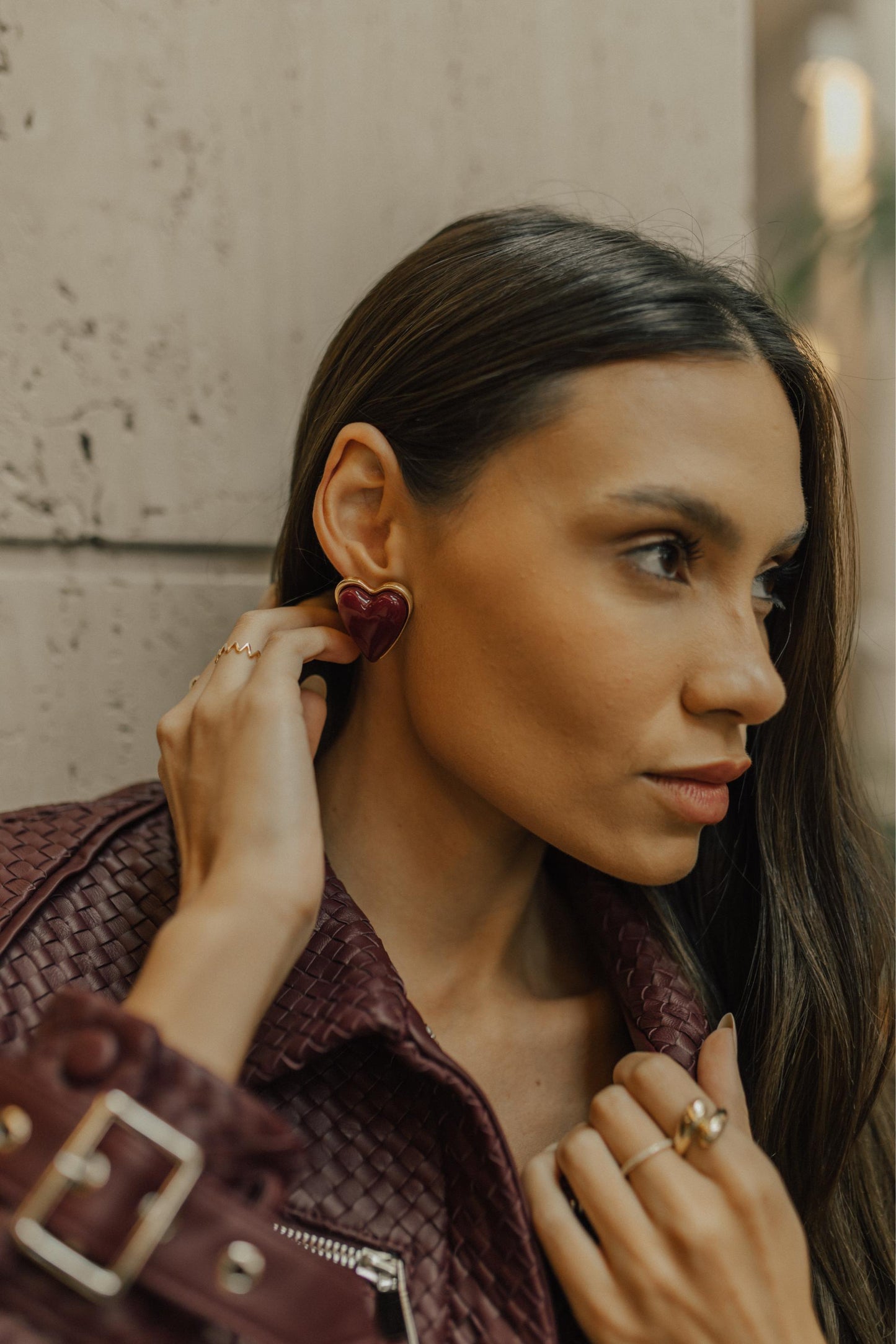 Brinco Maxi de Coração Resina Dourado