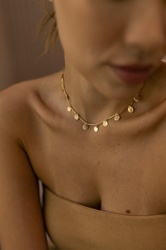 Colar Choker de Canutilhos com Medalhas Dourado