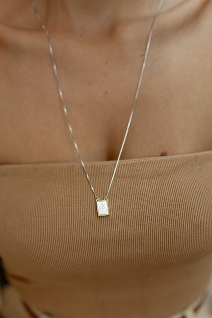 Colar Escapulário Nossa Senhora do Carmo Madrepérola Ródio Branco