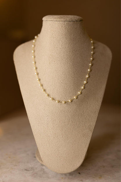Colar Choker de Pérolas 4mm Dourado