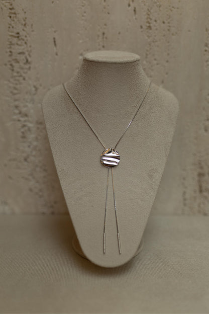 Colar Gravata Pingente Martelado Ródio Branco