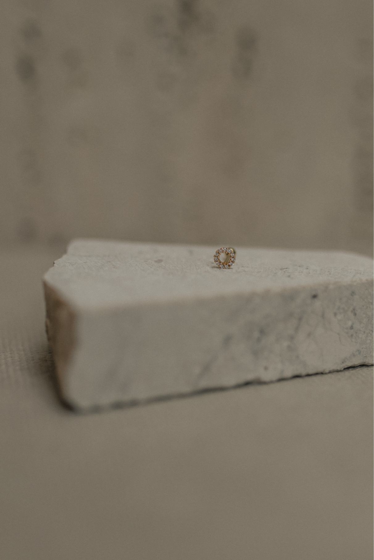 Piercing Hélix e Tragus Círculo Cravejado Prata 925