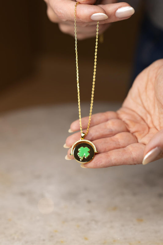 Colar Pingente Giratório Trevo Dourado