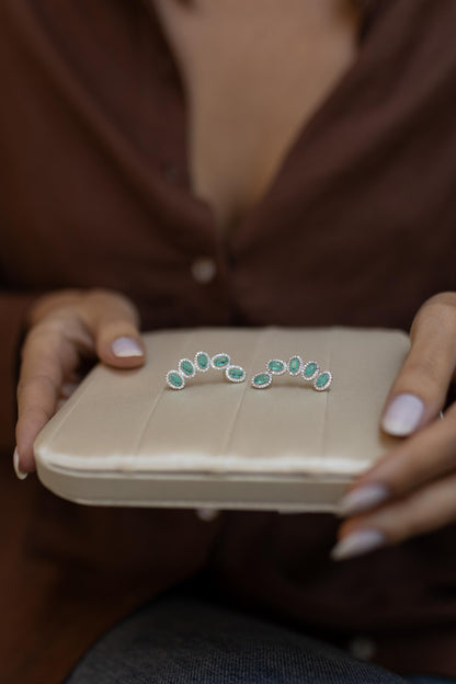 Brinco Ear Cuff Oval Esmeralda Colombiana Ródio Branco
