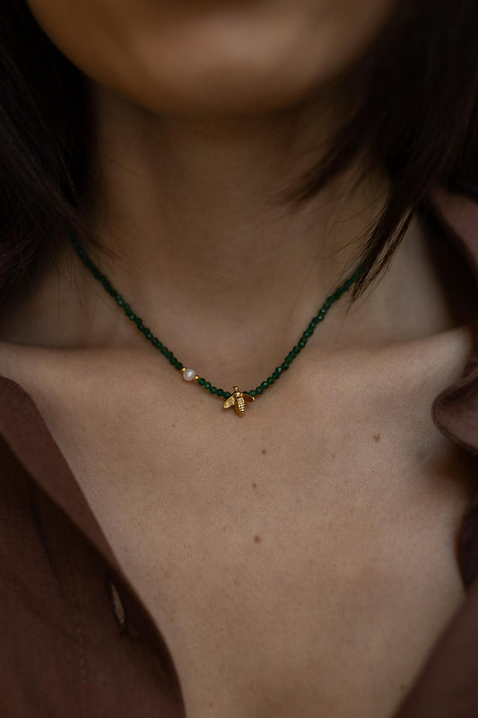 Colar Choker Jade Verde Bee Dourado