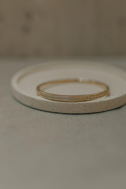 Bracelete Rígido Cravejado Com Moldura Dourado