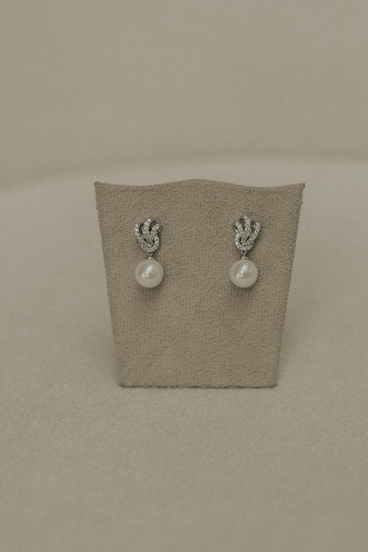 Brinco Nó Cravejado Ródio Branco