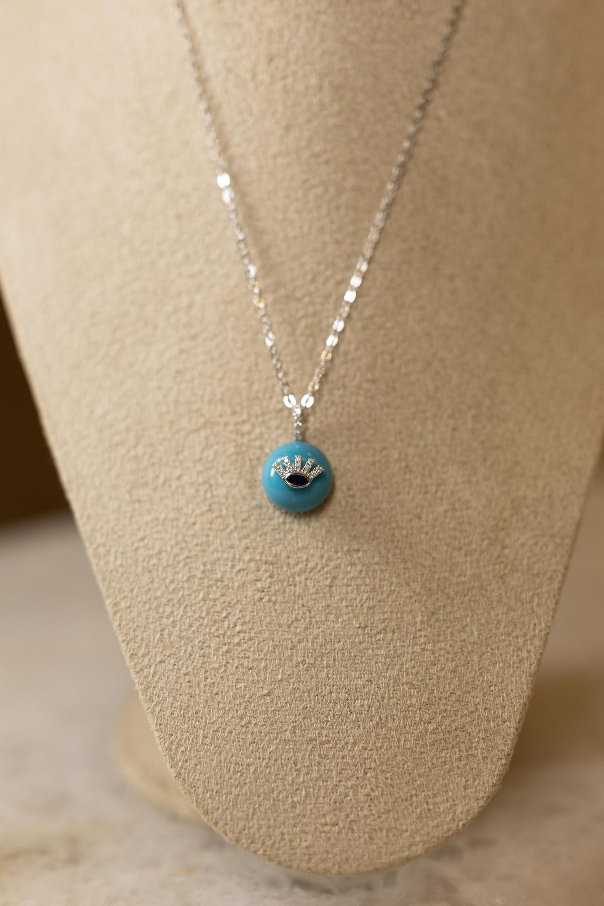 Colar Pingente Meia Esfera Turquesa Ródio Branco
