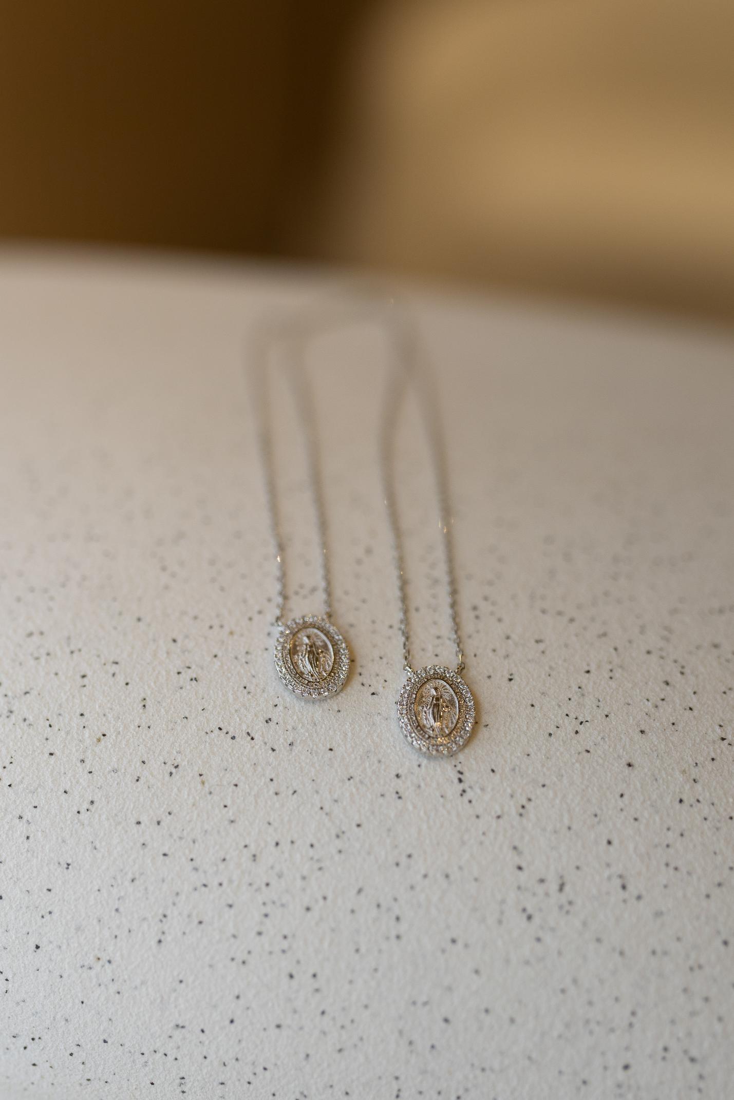 Colar Escapulário Nossa Senhora das Graças Oval Moissanite Prata 925