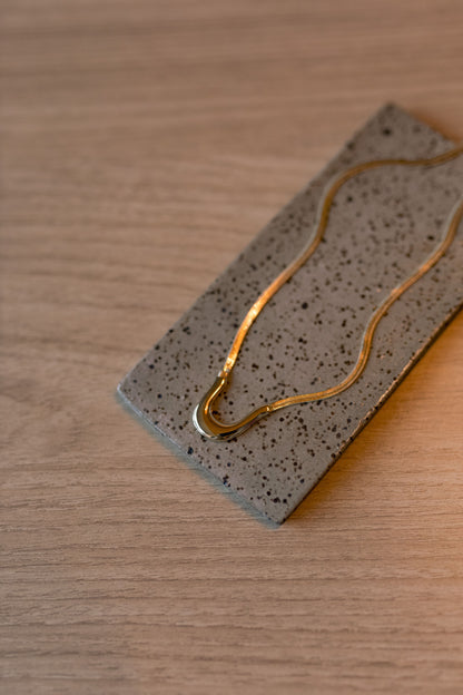 Colar Fita Geometric Dourado