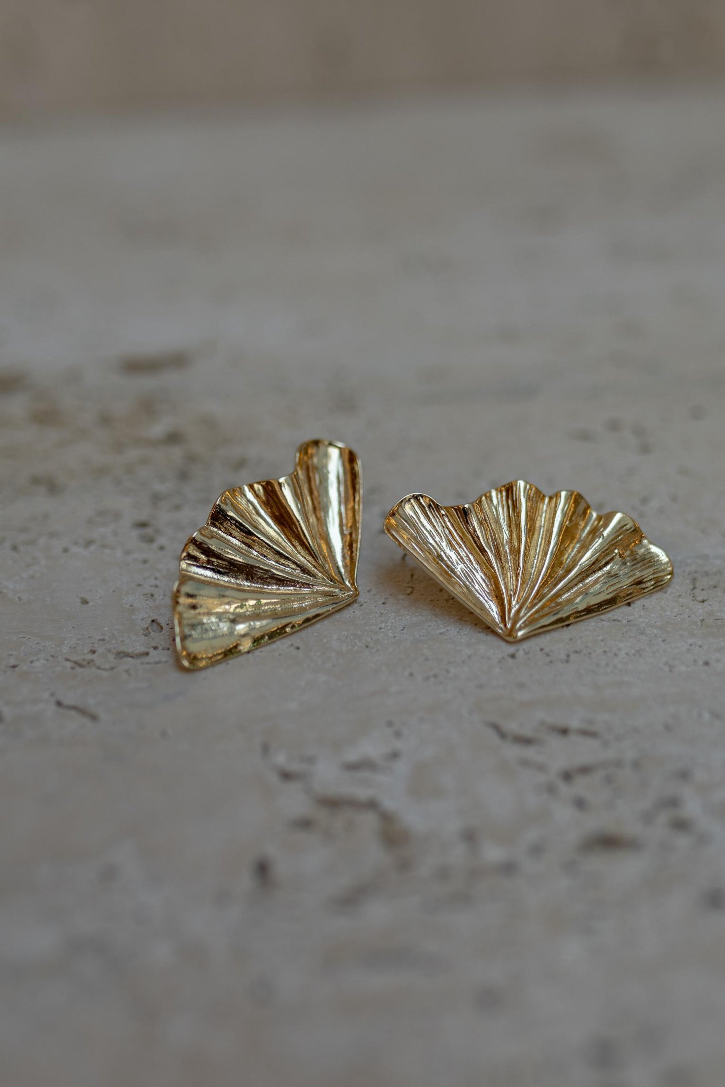 Brinco Maxi Textura Orgânico Dourado