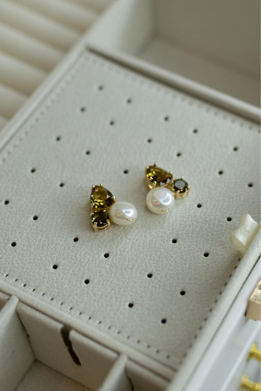 Brinco Zircônias Pérola Dourado