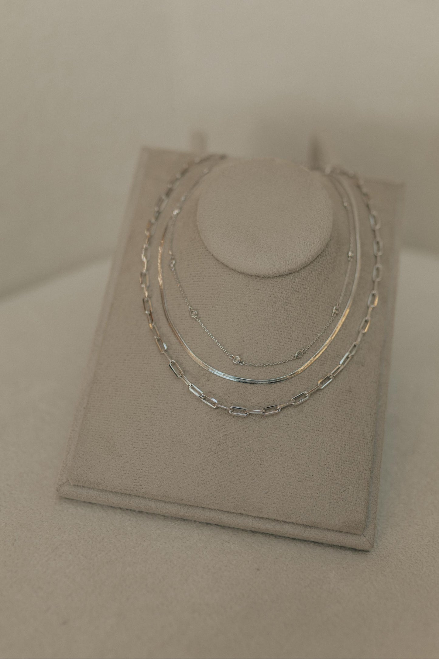 Colar Choker Fita 3mm Ródio Branco