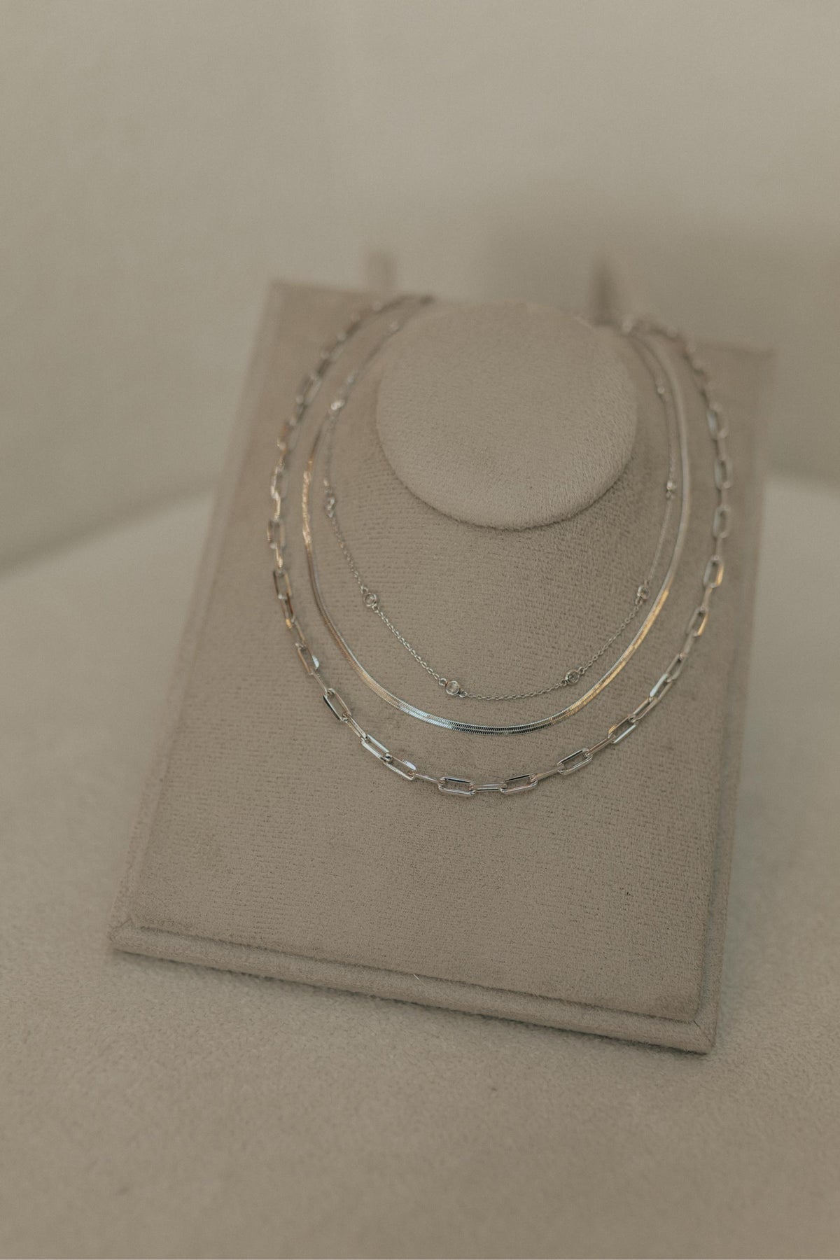Colar Choker Fita 3mm Ródio Branco