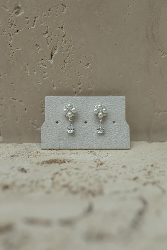 Brinco Flor 4 Pérolas Gota Prata 925 Ródio Branco