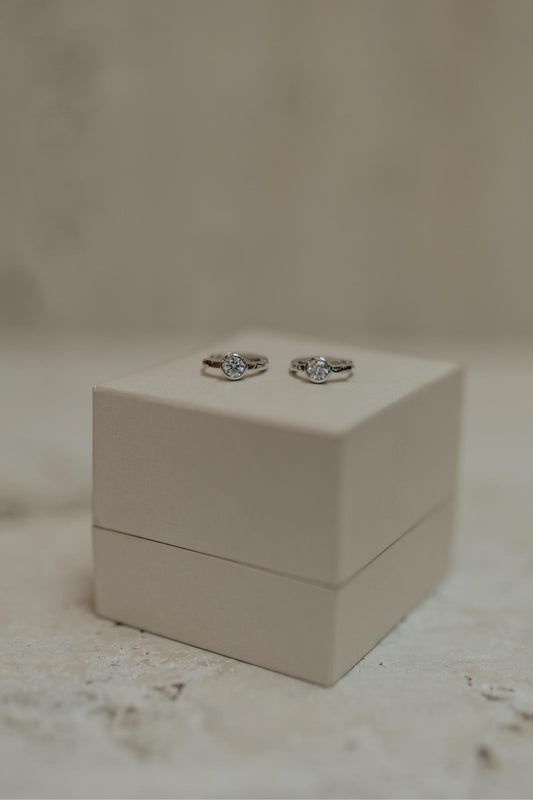 Brinco Argola Ponto de Luz 4mm Moissanite Prata 925 Ródio Branco