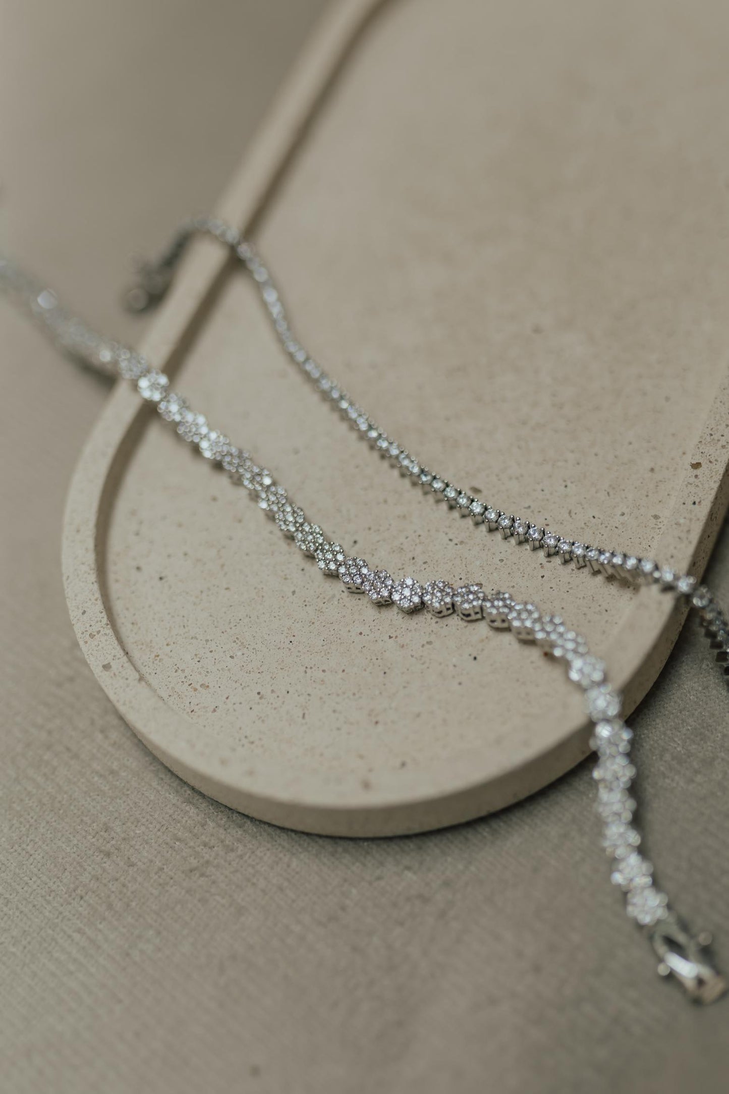 Pulseira Riviera Flores Ródio Branco