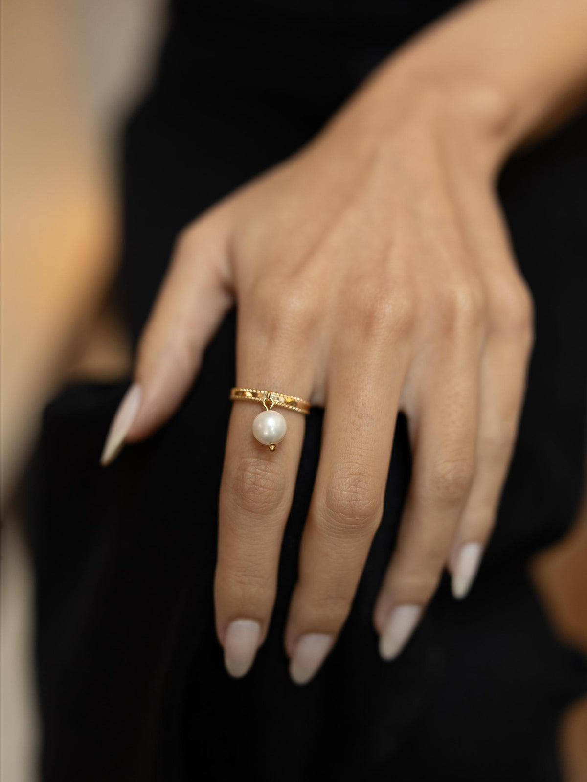 Anel Pingente Pérola Dourado