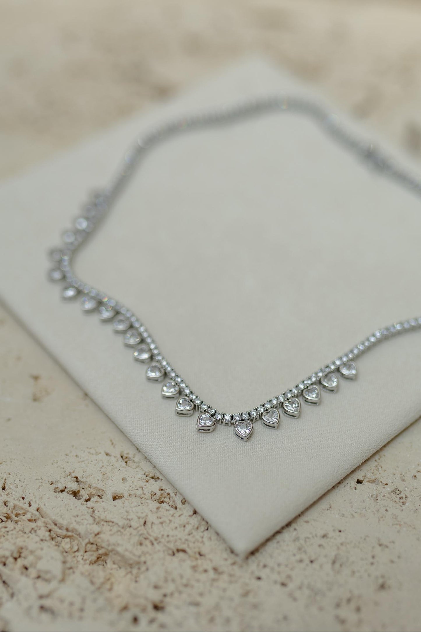 Colar Choker Riviera Corações Ródio Branco