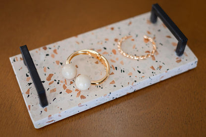 Bracelete Dourado com Bolas Peroladas de Resina