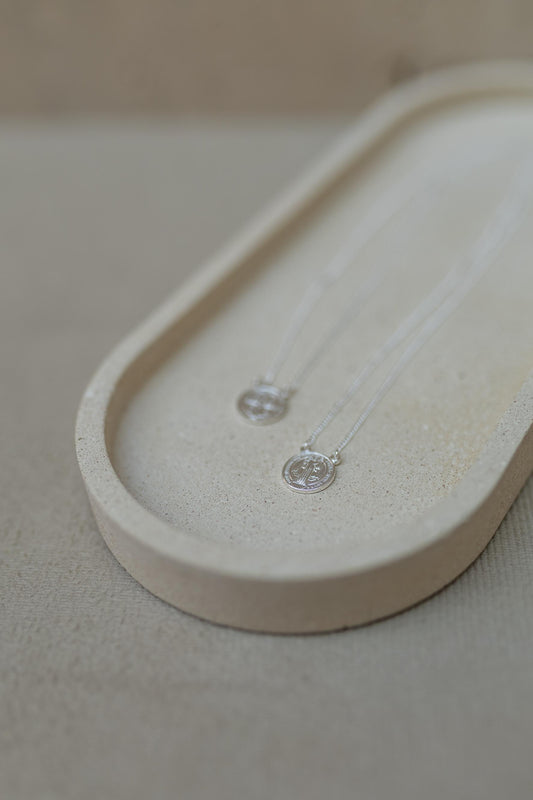 Colar Escapulário São Bento Prata 925 Ródio Branco