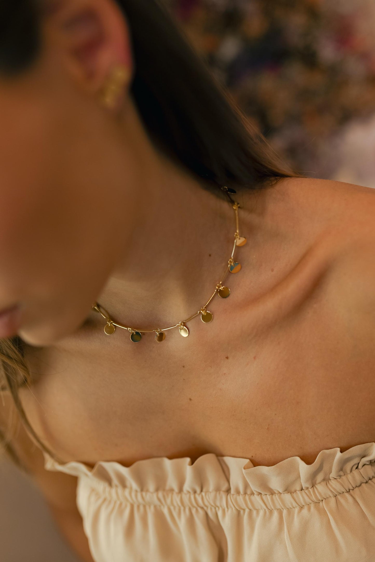 Colar Choker de Canutilhos com Medalhas Dourado