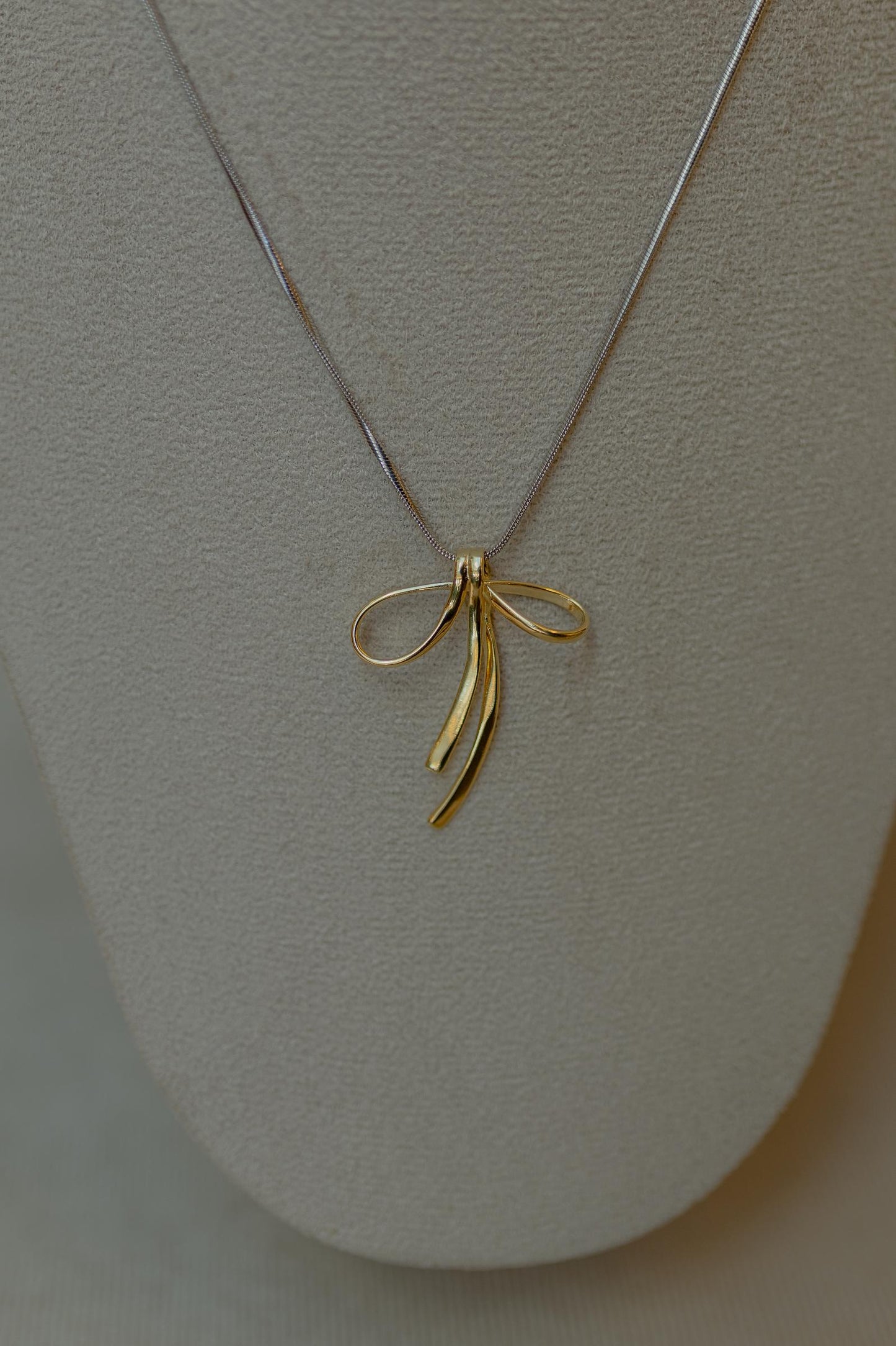 Colar Longo Laço Mix de Banhos