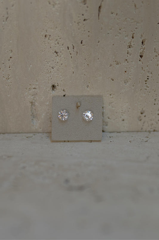 Brinco 8mm Ponto de Luz Prata 925