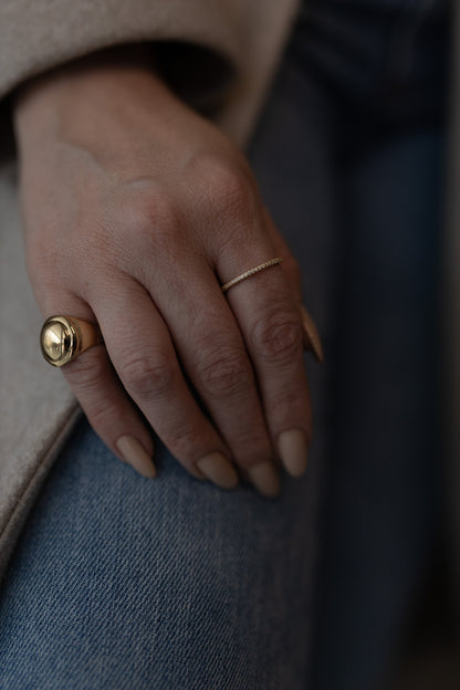 Anel Meia Aliança Cravejada Dourado