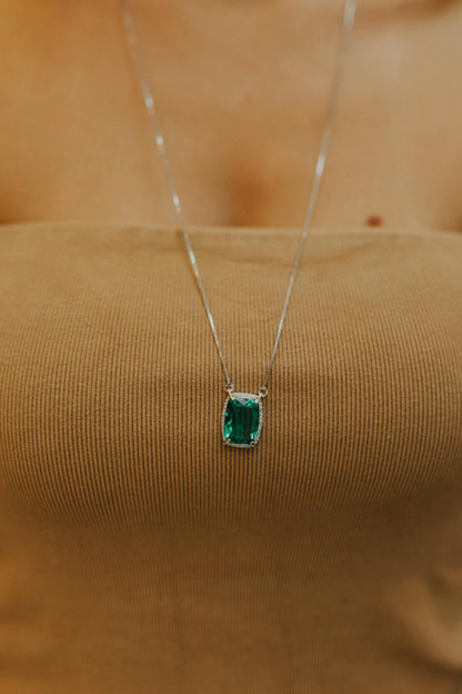 Colar Escapulário Madrepérola Verde Ródio Branco