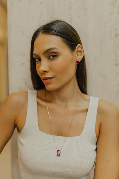 Colar Escapulário Madrepérola Rubi Ródio Branco