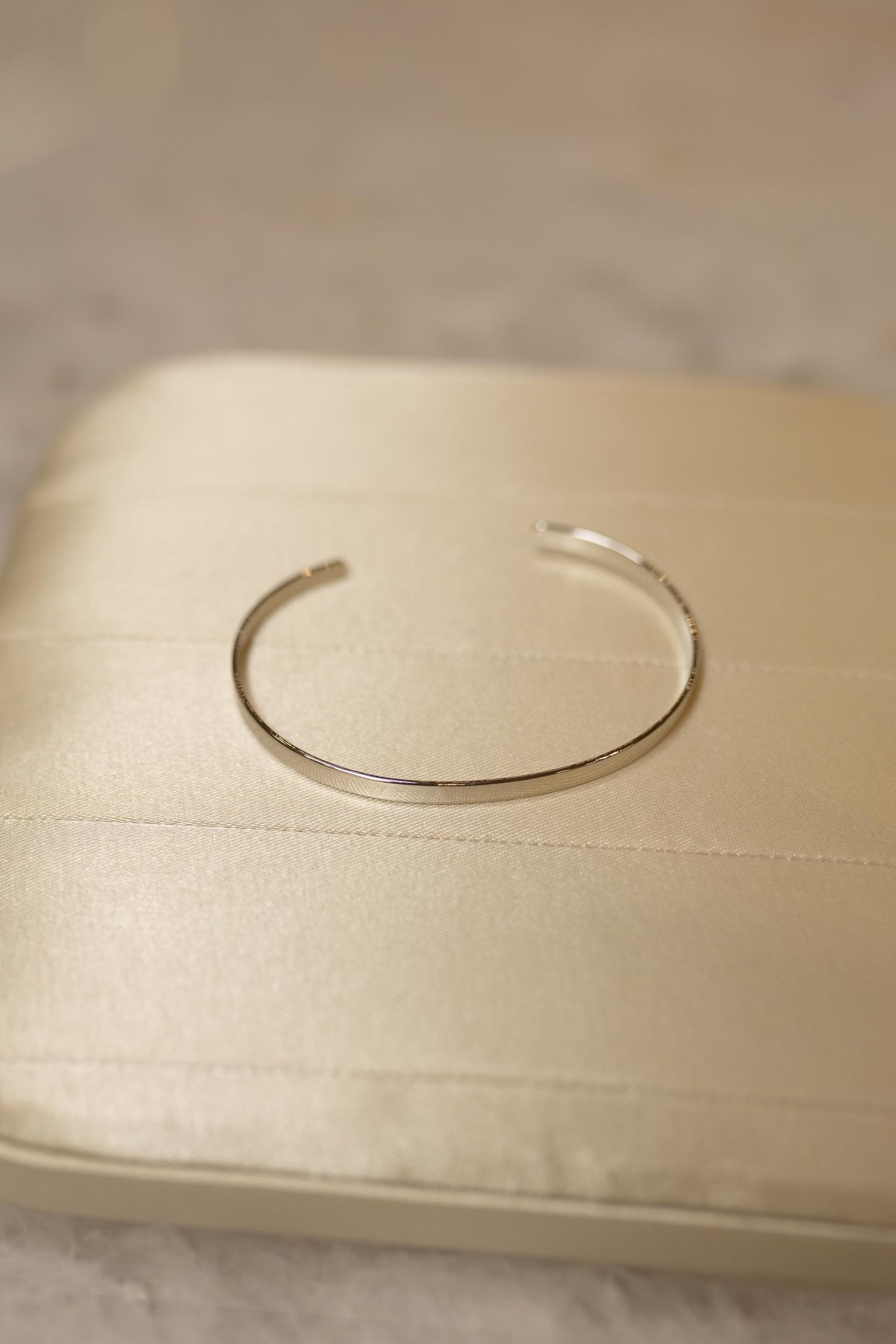 Bracelete Minimalista 4mm Ródio Branco