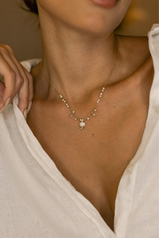 Colar Pérola Natural com Zircônias Dourado