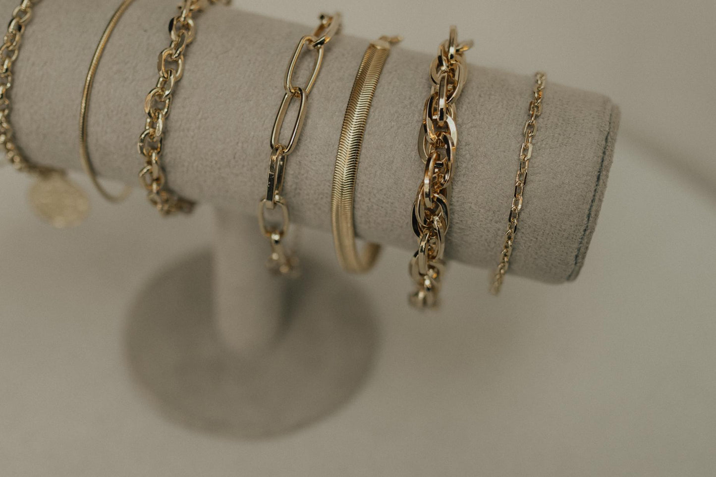 Pulseira de Elos Trançados Dourado